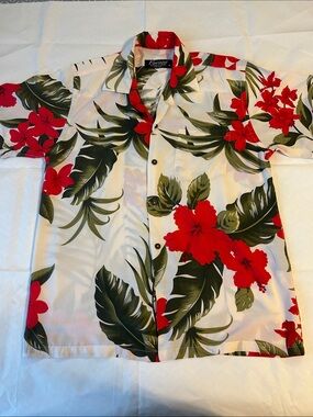 Favant Pearly Gates Red & Olive Hawaiian Floral Button-Up Shirt.Size Medium